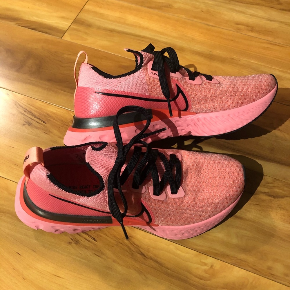 Nike Women’s React Run Infinity Flyknit - Size 7